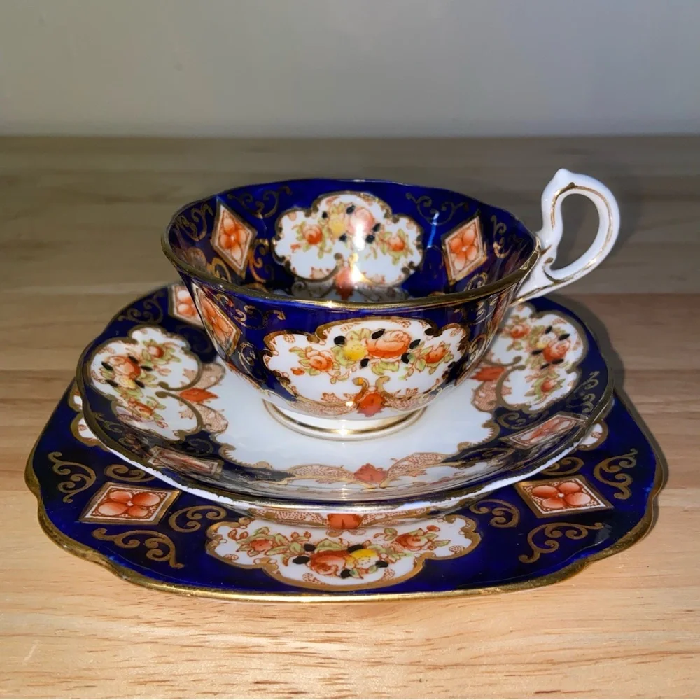 Vintage Royal Albert Crown China Heirloom Trio Tea Cup Saucer Square Plate